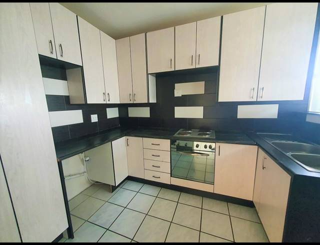 1.5 BEDROOM APARTMENT TO LET IN TOWNSEND ESTATE